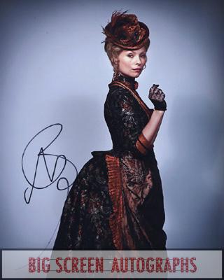 Myanna Buring 3