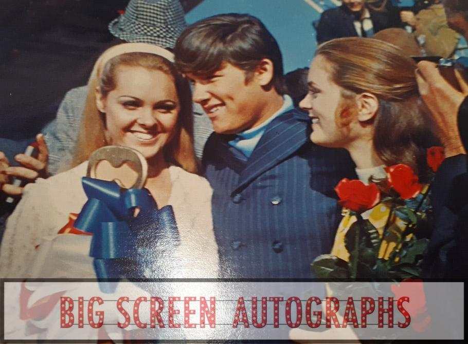 The Computer that wore tennis shoes lobby card set - Image 2