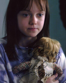 Dakota Fanning 'Young signature' (+ACOA)