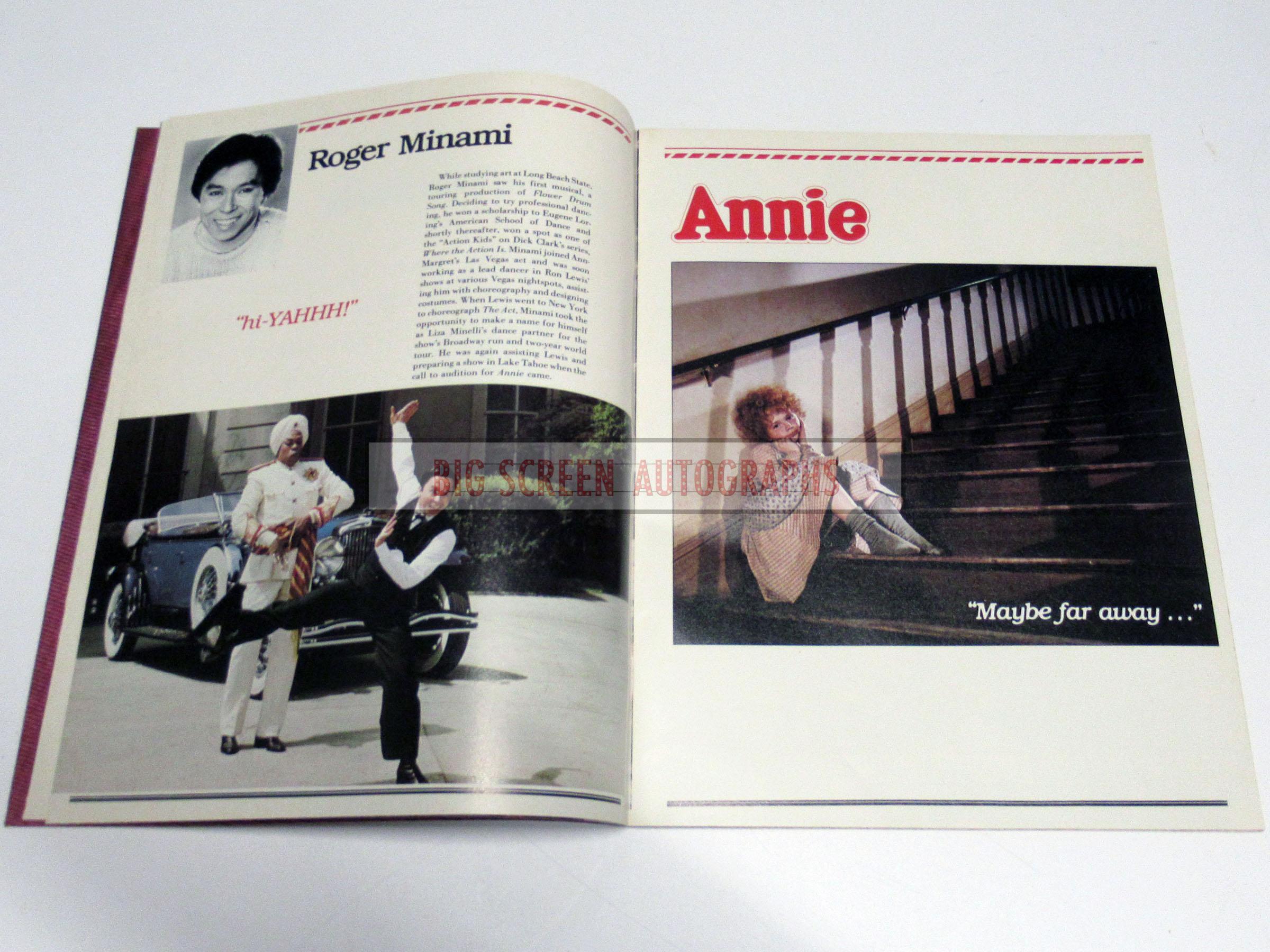 Annie original souvenir program - Image 5