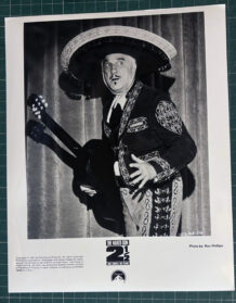 Naked Gun 2 1/2 publicity photo E