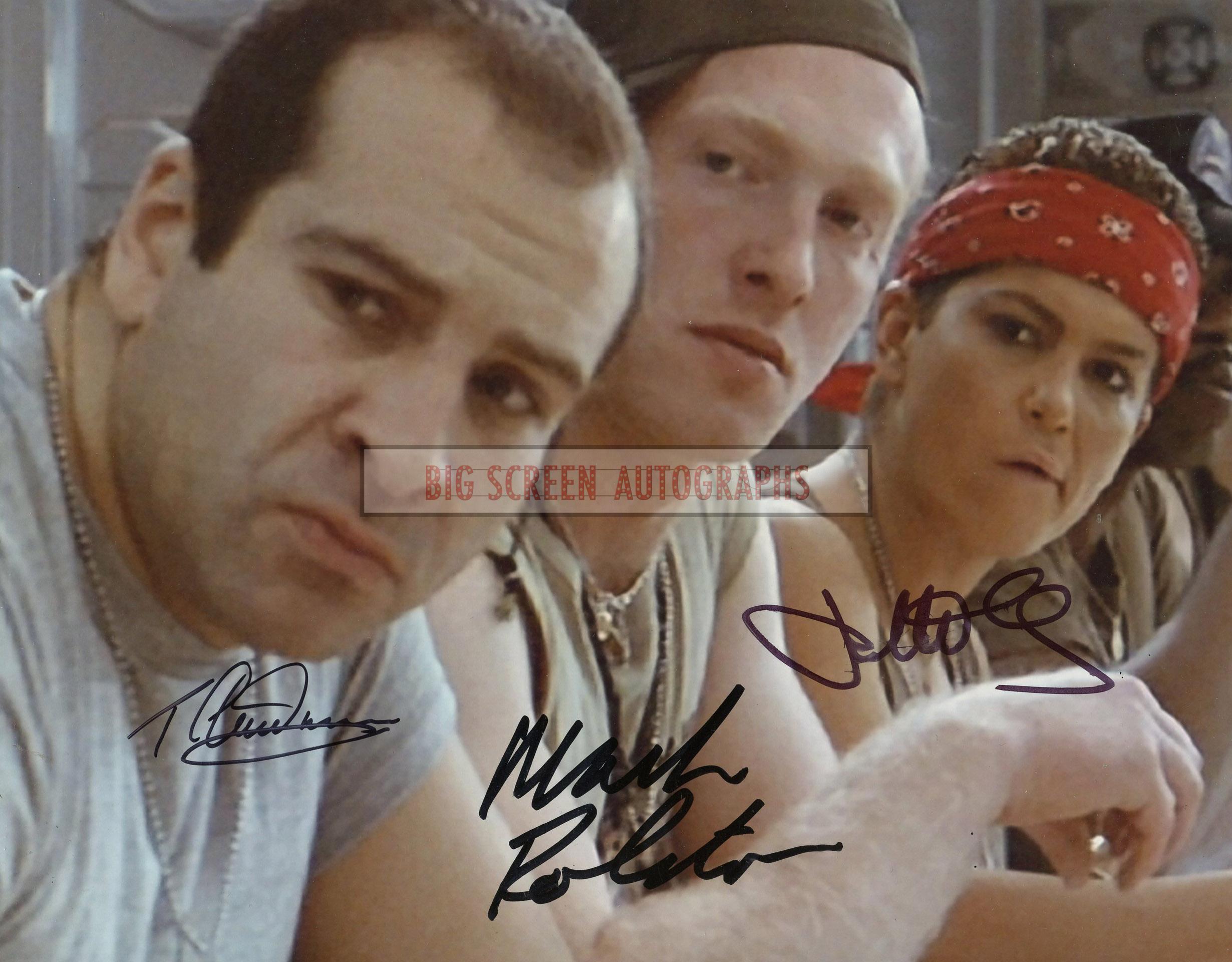 Aliens signed (3)