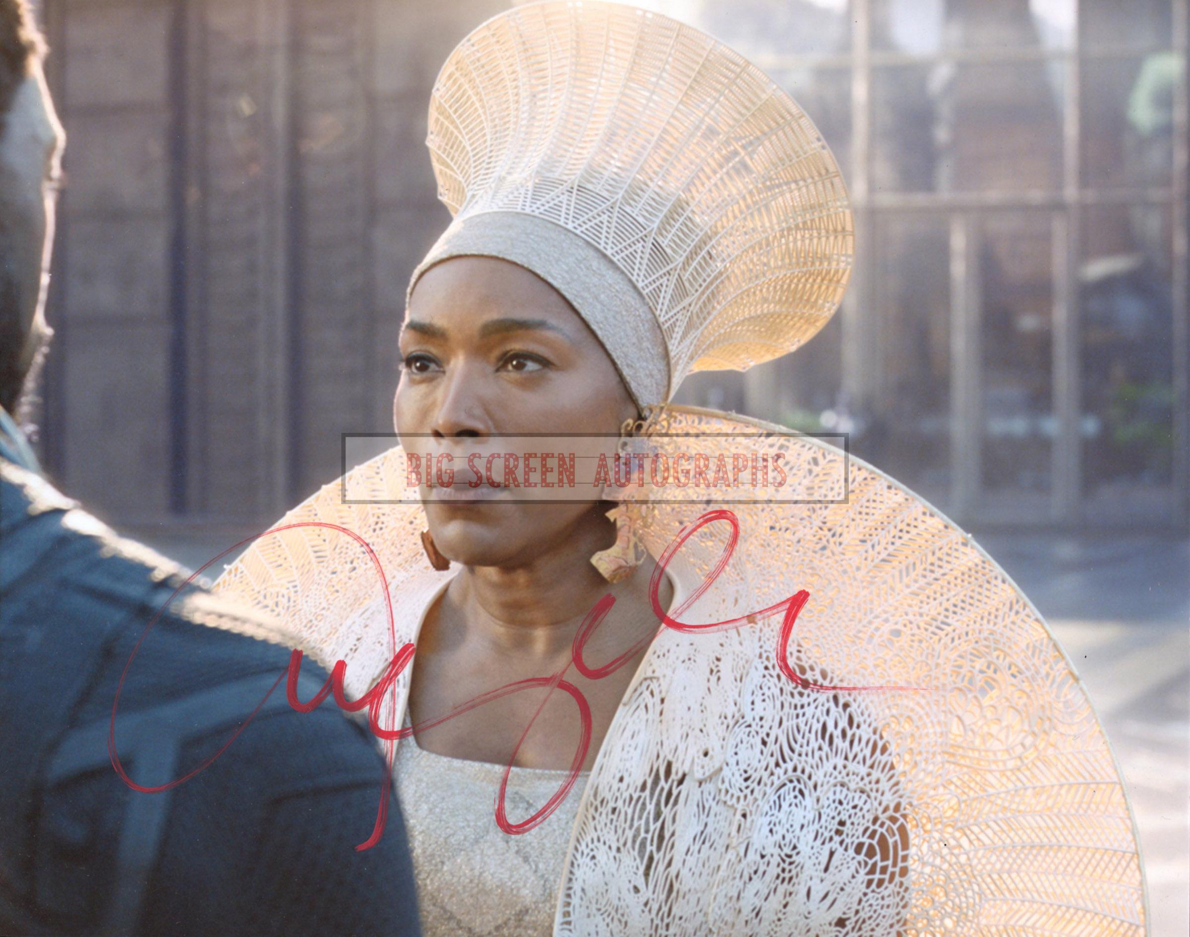 Angela Bassett E