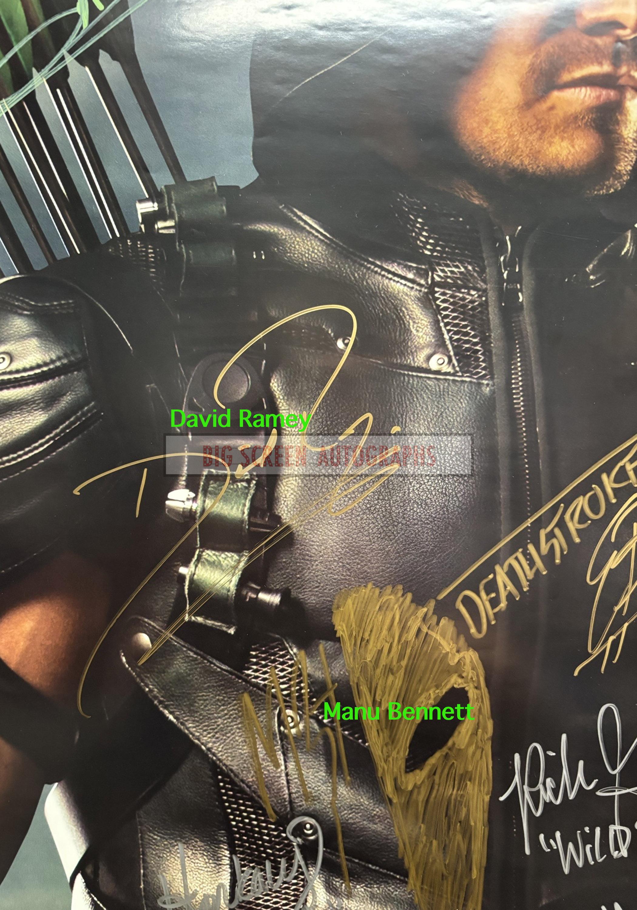 Arrow cast signed by 15 poster - Image 6